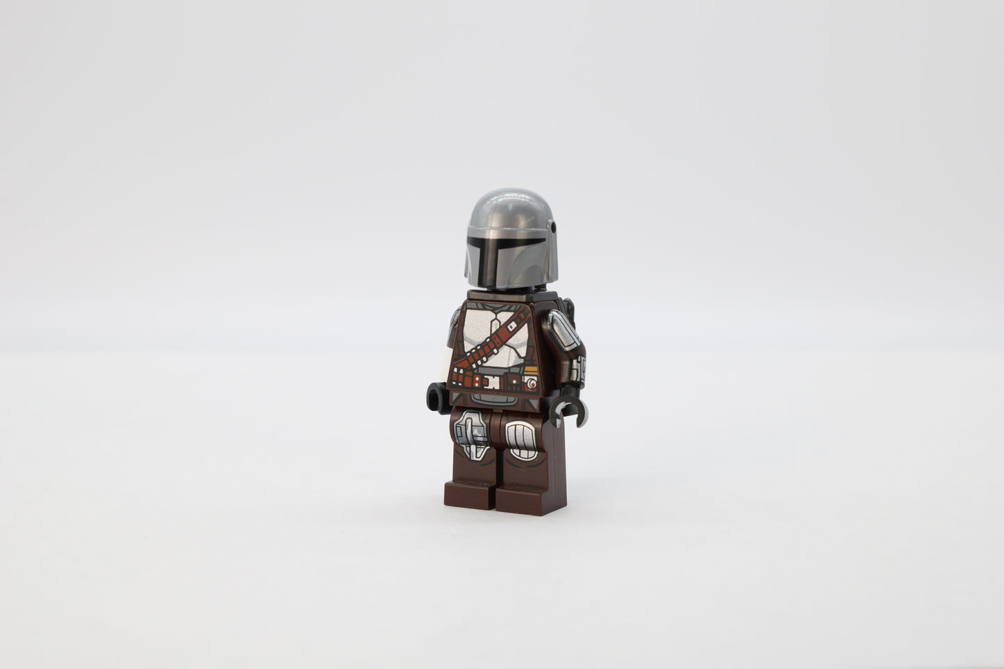 sw1166: The Mandalorian / Din Djarin / 'Mando' - Silver Beskar Armor, Jet Pack