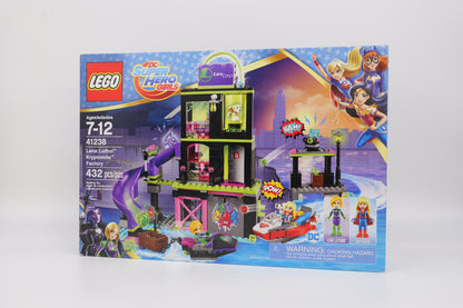 LEGO® DC™ Lena Luthor™ Kryptomite™ Factory (41238)