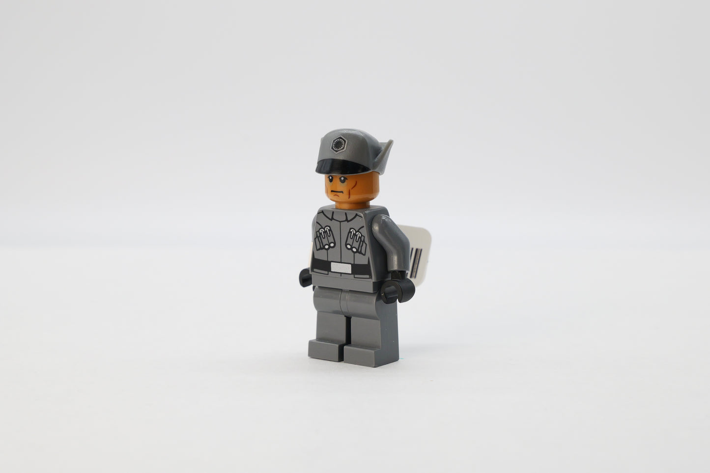 sw0670: First Order Officer (Lieutenant / Captain) - Male