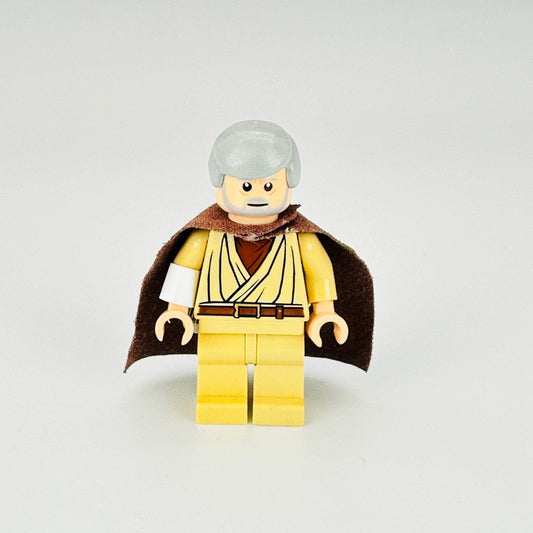 sw0637a: Obi Wan Kenobi (old, standard cape, with pupils)