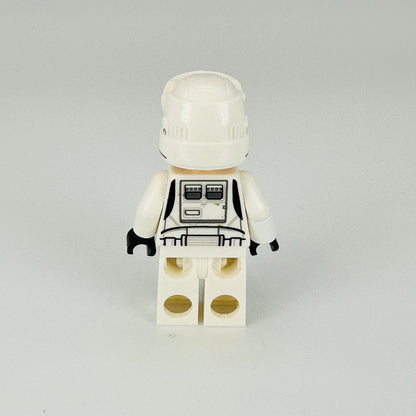 sw0036a: imperial Stormtrooper - light nougat head, solid mouth helmet