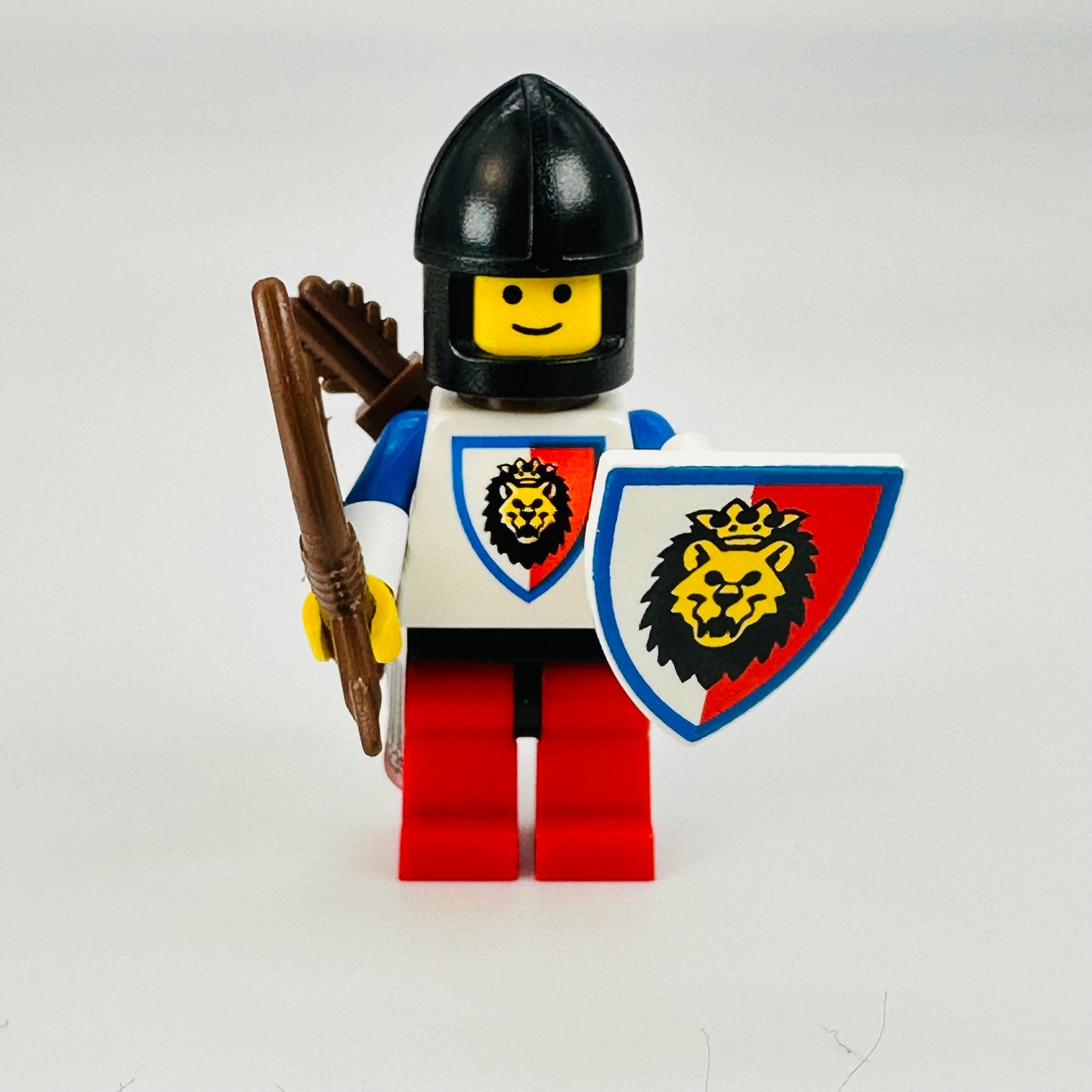 cas239: Royal Knight (LIKE NEW WITH SHIELD ANDWEAPONS)